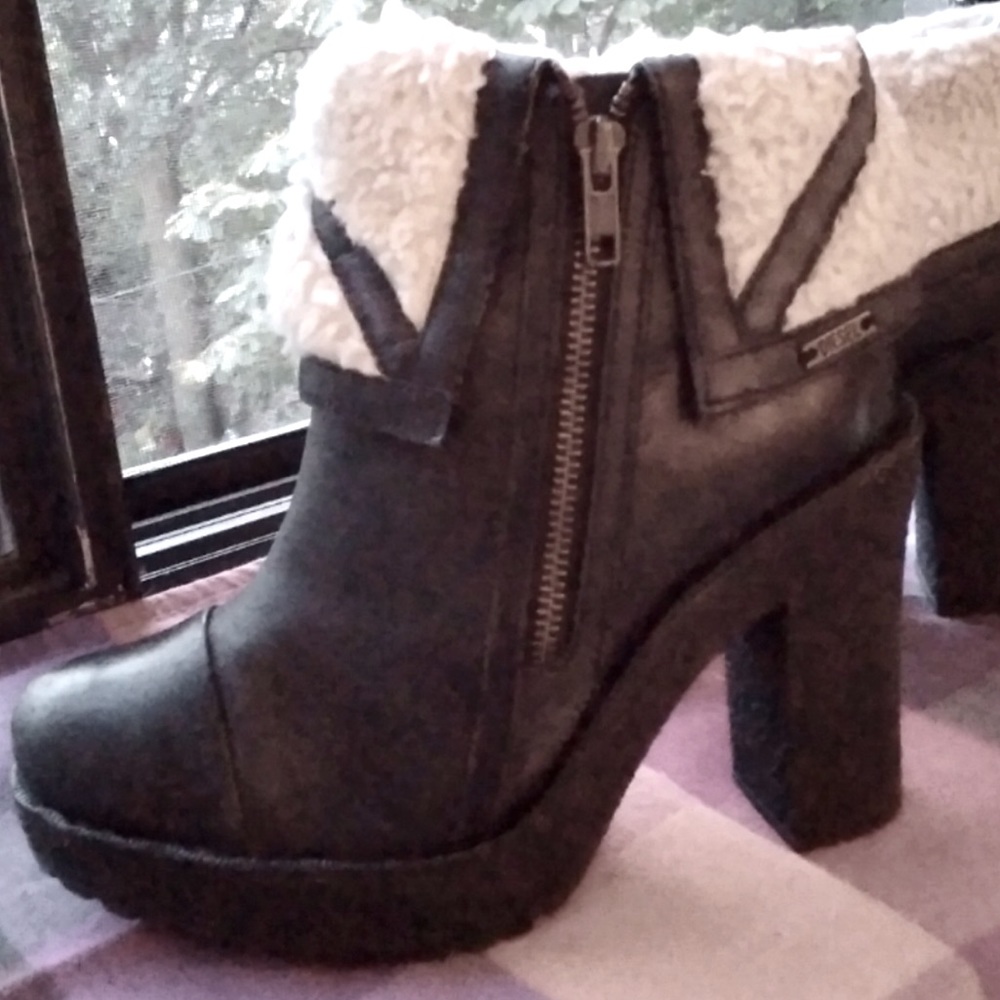 DIESEL | Black Leather Booties | Zip up | 6